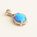 Ovalni Modri opal
