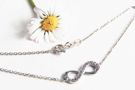 Zapestnica Infinity white