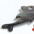 Delfin iz biserne matice