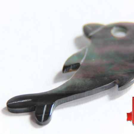 Delfin iz biserne matice