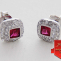 Uhani Red cube