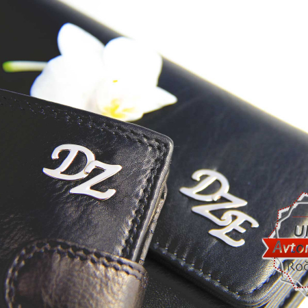 Monogramom za denarnico